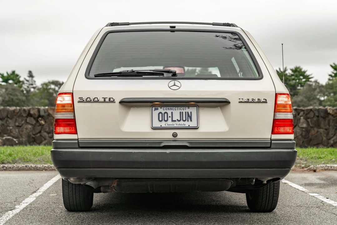 1987 Mercedes-Benz W124 E-Class - Image 6 of 31