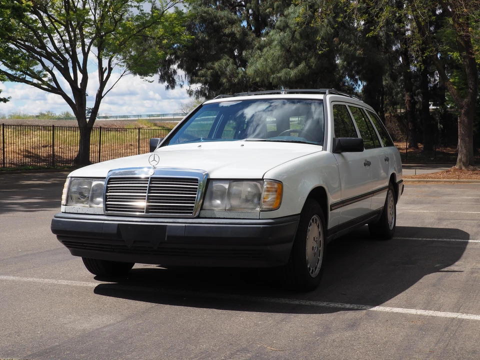 1987 Mercedes-Benz W124 E-Class - Image 7 of 31