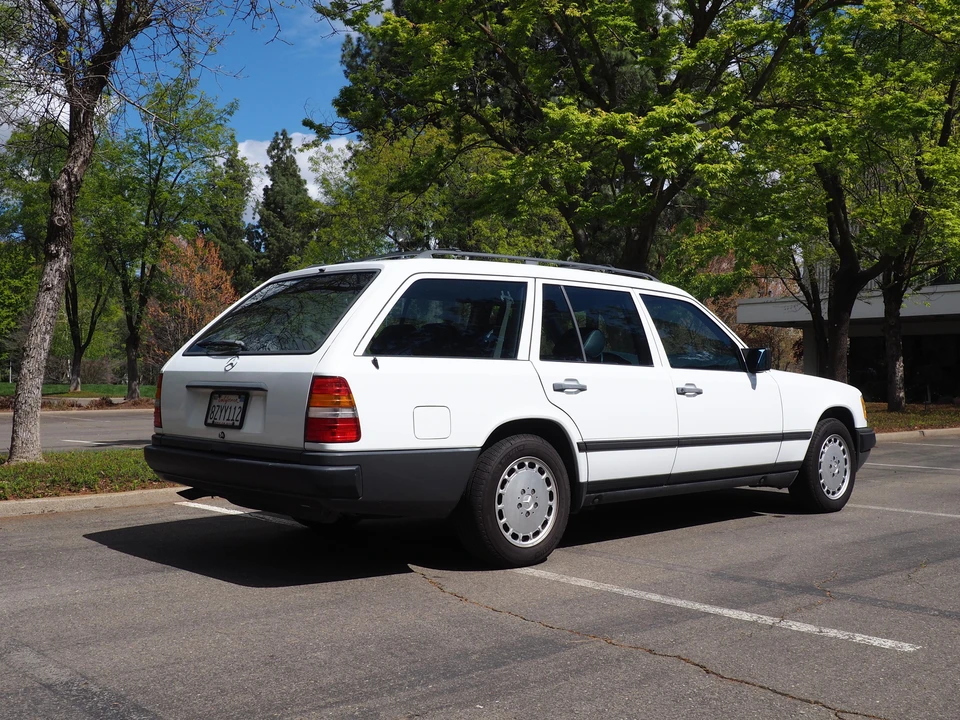 1987 Mercedes-Benz W124 E-Class - Image 26 of 31