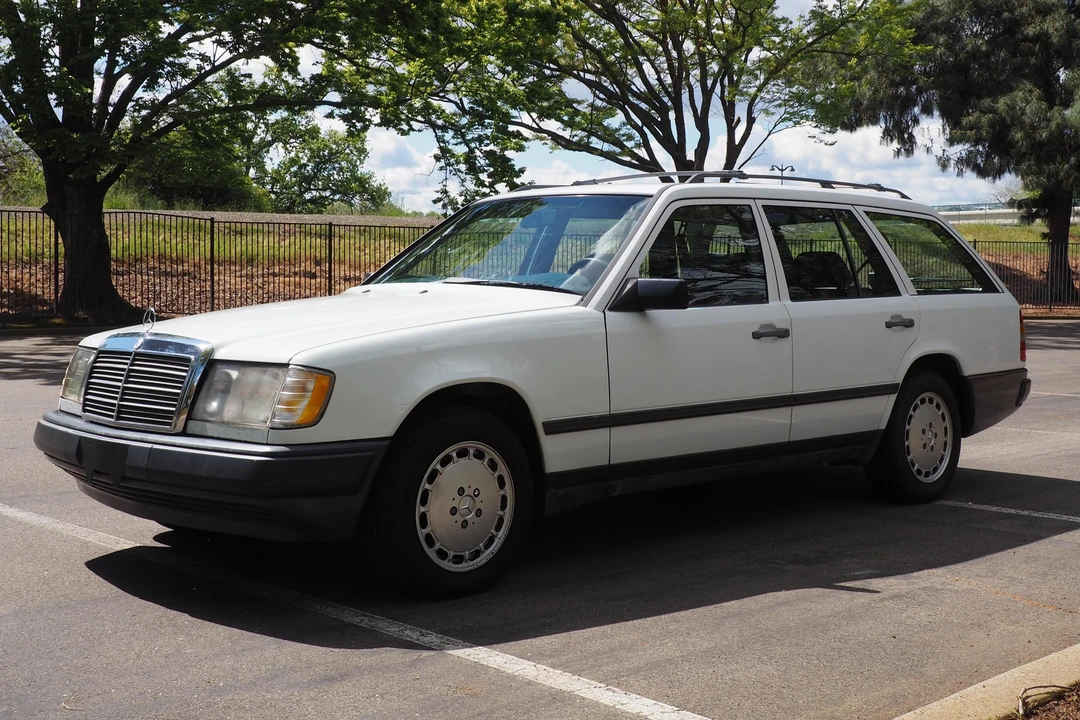 1987 Mercedes-Benz W124 E-Class - Image 9 of 31