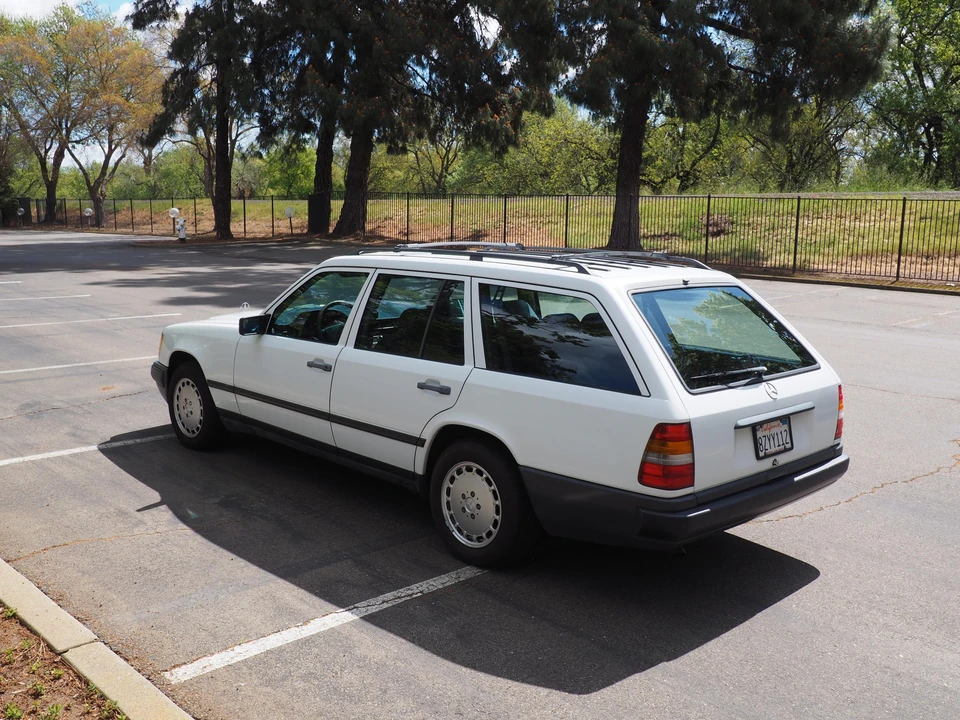 1987 Mercedes-Benz W124 E-Class - Image 16 of 31