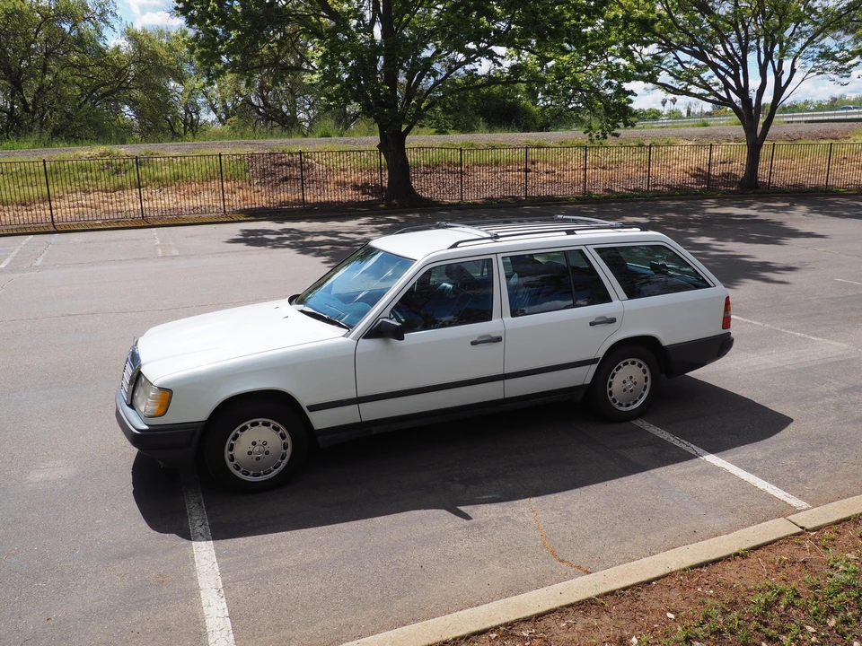 1987 Mercedes-Benz W124 E-Class - Image 10 of 31
