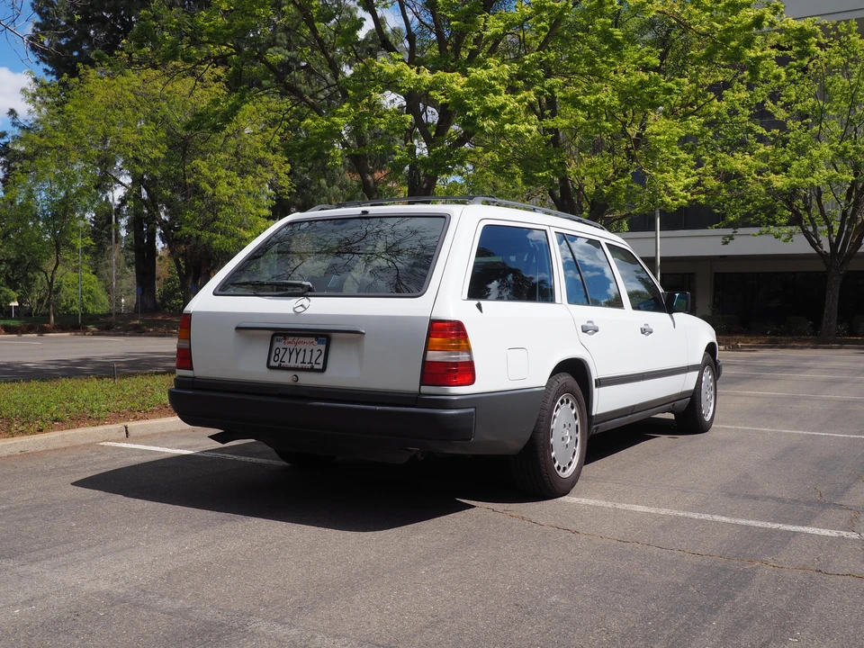 1987 Mercedes-Benz W124 E-Class - Image 24 of 31