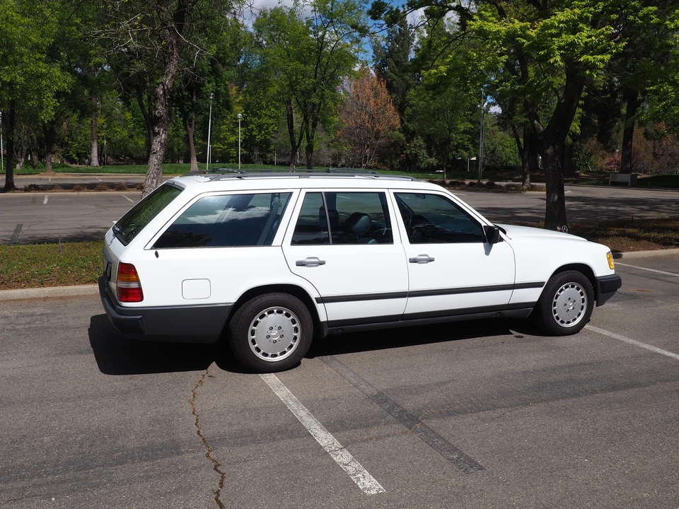 1987 Mercedes-Benz W124 E-Class - Image 28 of 31