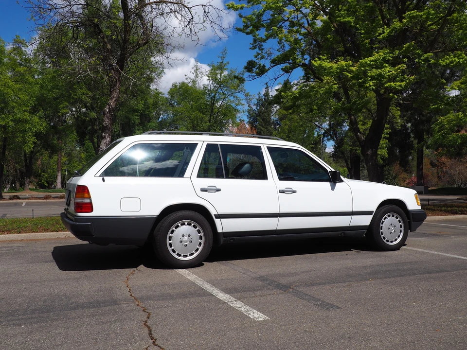 1987 Mercedes-Benz W124 E-Class - Image 29 of 31