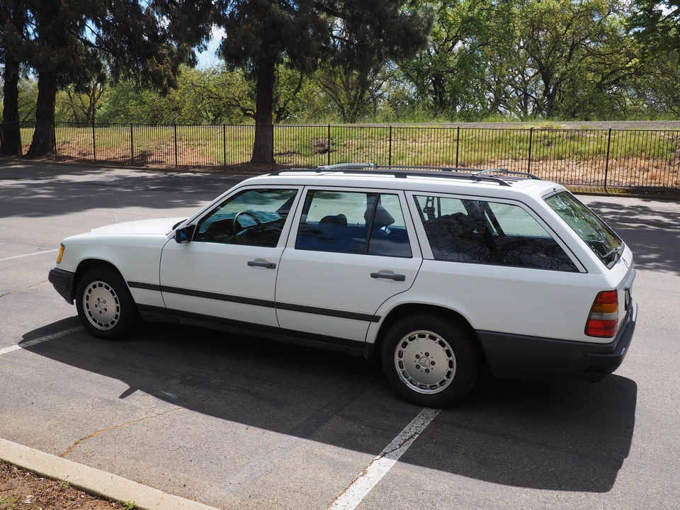 1987 Mercedes-Benz W124 E-Class - Image 15 of 31