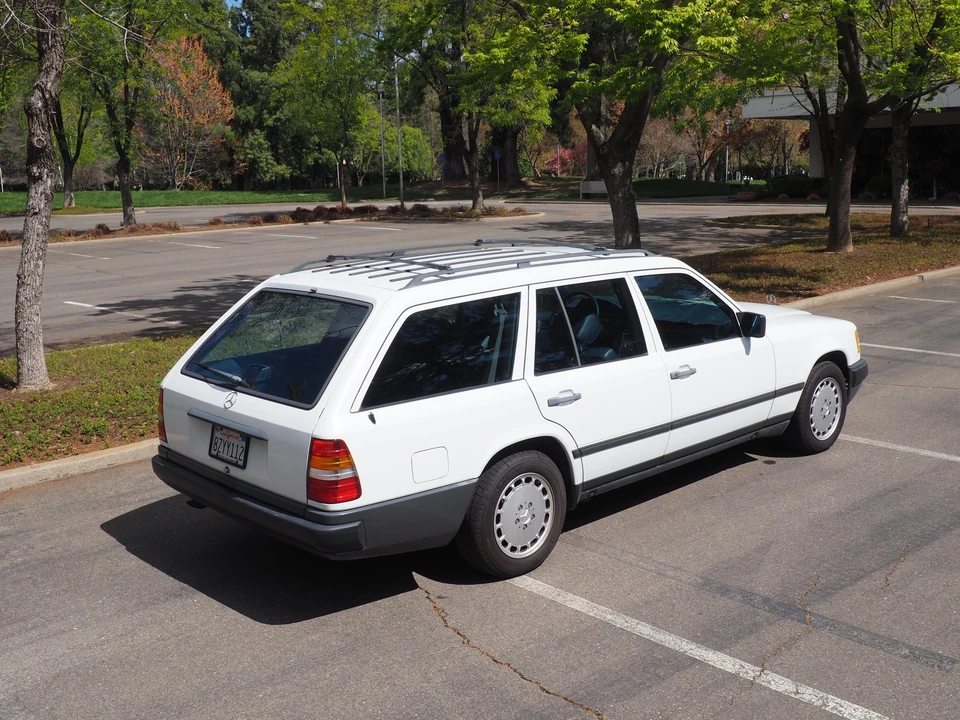 1987 Mercedes-Benz W124 E-Class - Image 25 of 31