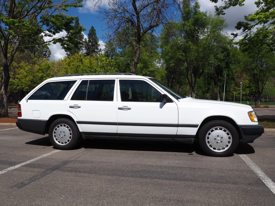 1987 Mercedes-Benz W124 E-Class - Image 31 of 31