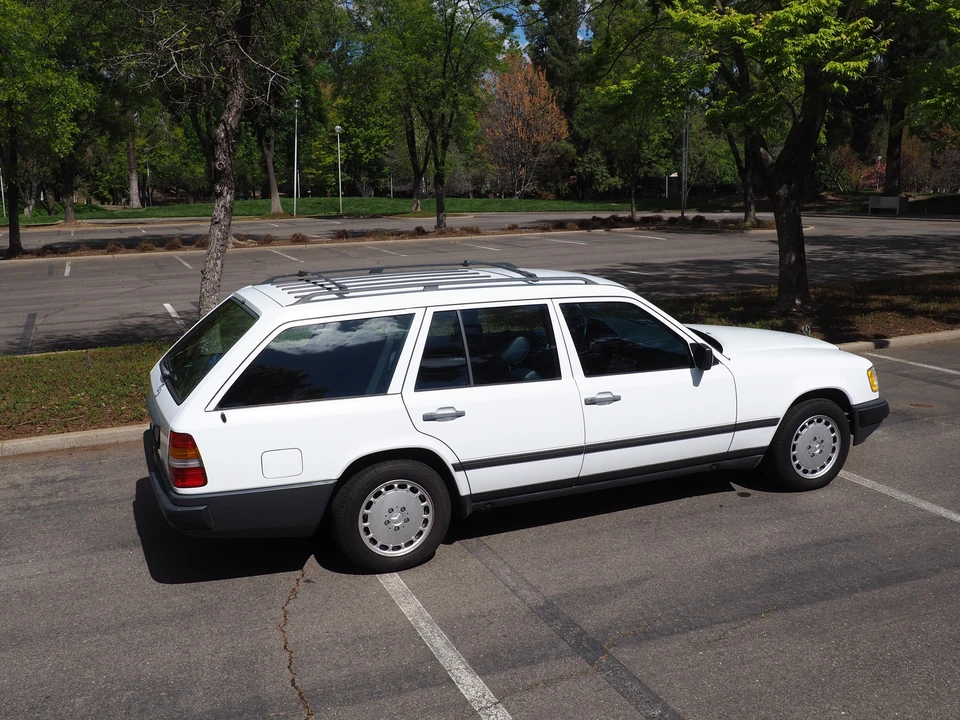 1987 Mercedes-Benz W124 E-Class - Image 27 of 31