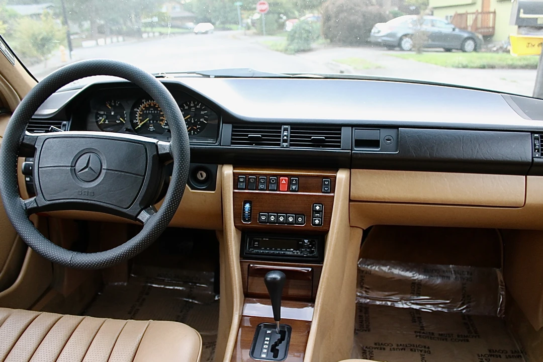 1987 Mercedes-Benz W124 E-Class - Image 31 of 31
