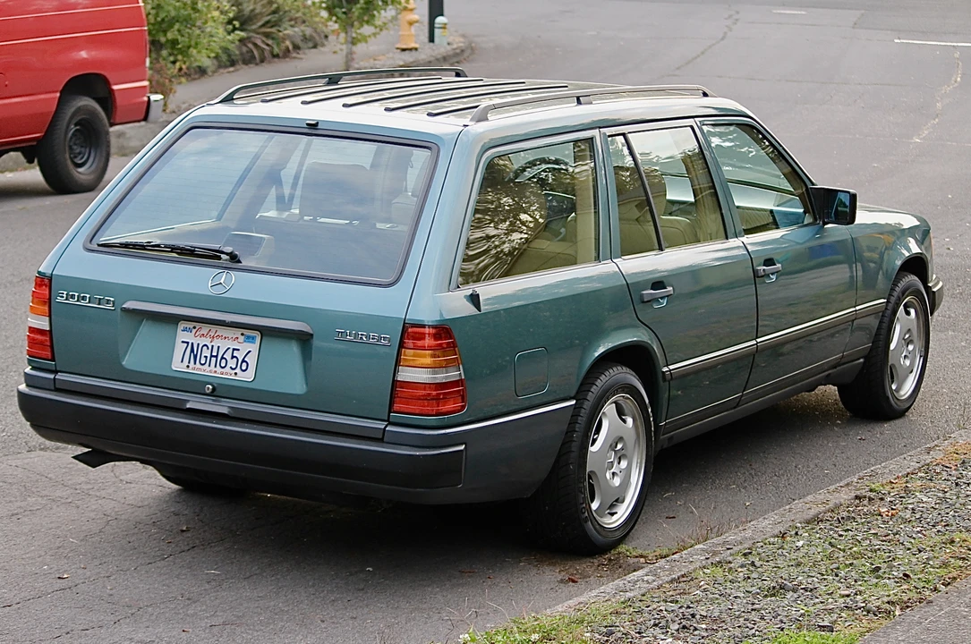 1987 Mercedes-Benz W124 E-Class - Image 18 of 31
