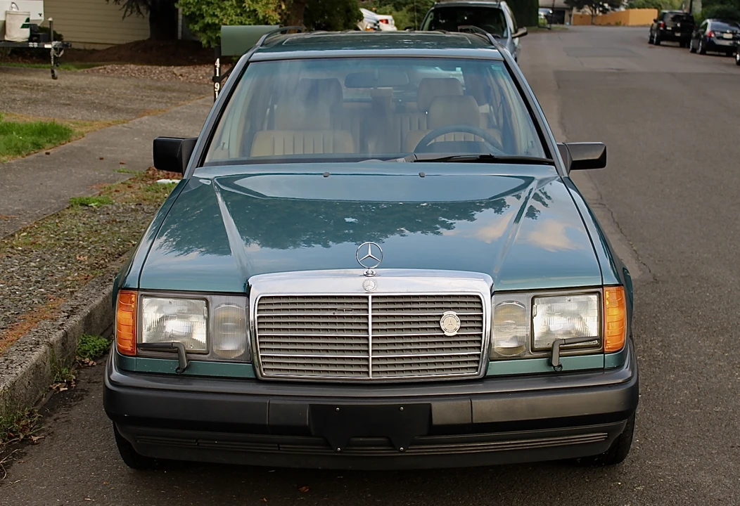1987 Mercedes-Benz W124 E-Class - Image 13 of 31