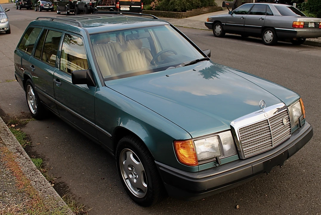 1987 Mercedes-Benz W124 E-Class - Image 11 of 31