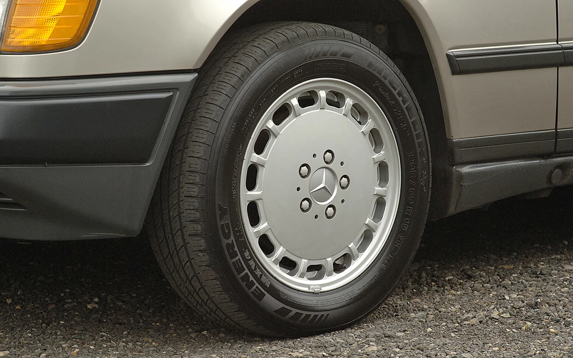 1987 Mercedes-Benz W124 E-Class - Image 24 of 31