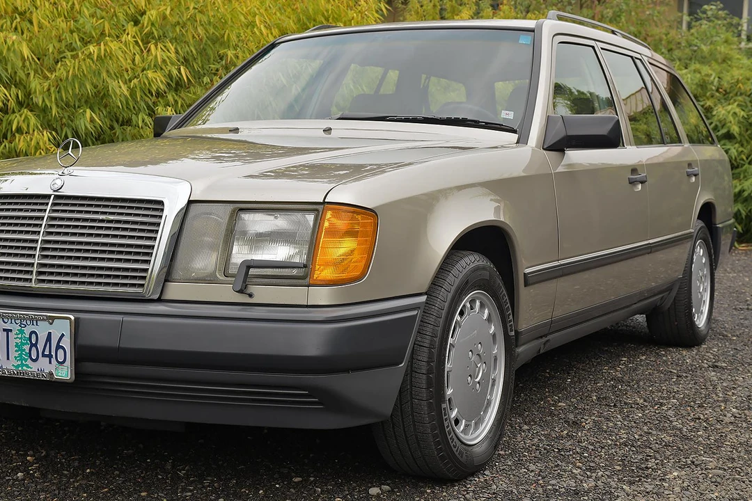 1987 Mercedes-Benz W124 E-Class - Image 3 of 31