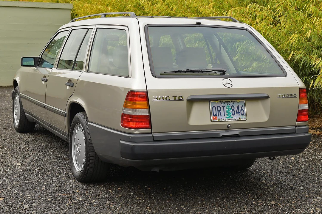 1987 Mercedes-Benz W124 E-Class - Image 10 of 31