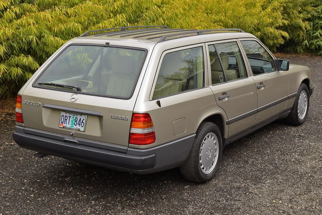 1987 Mercedes-Benz W124 E-Class - Image 28 of 31