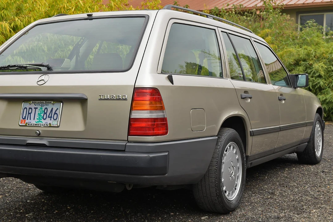 1987 Mercedes-Benz W124 E-Class - Image 30 of 31