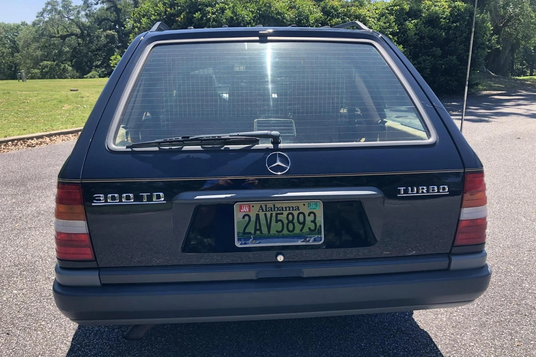1987 Mercedes-Benz W124 E-Class - Image 4 of 4
