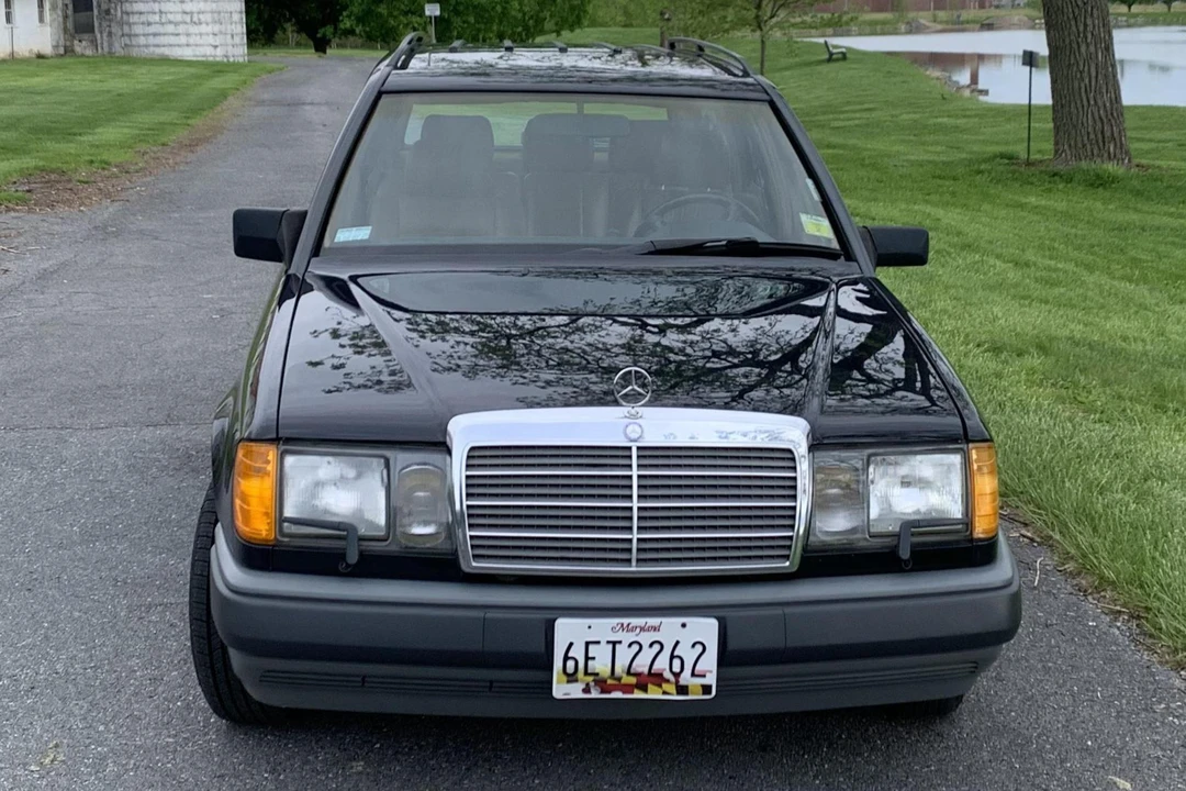 1987 Mercedes-Benz W124 E-Class - Image 2 of 31