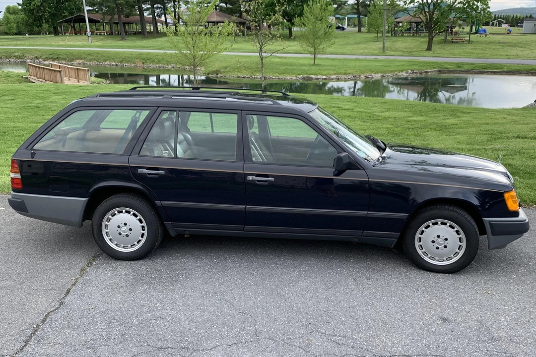 1987 Mercedes-Benz W124 E-Class - Image 3 of 31