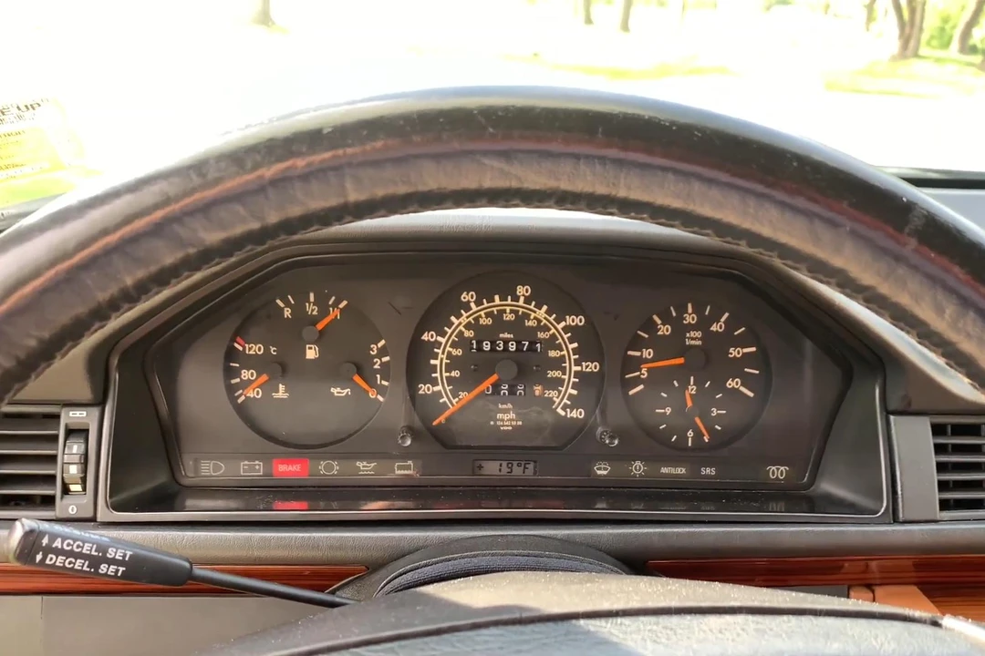 1987 Mercedes-Benz W124 E-Class - Image 29 of 31