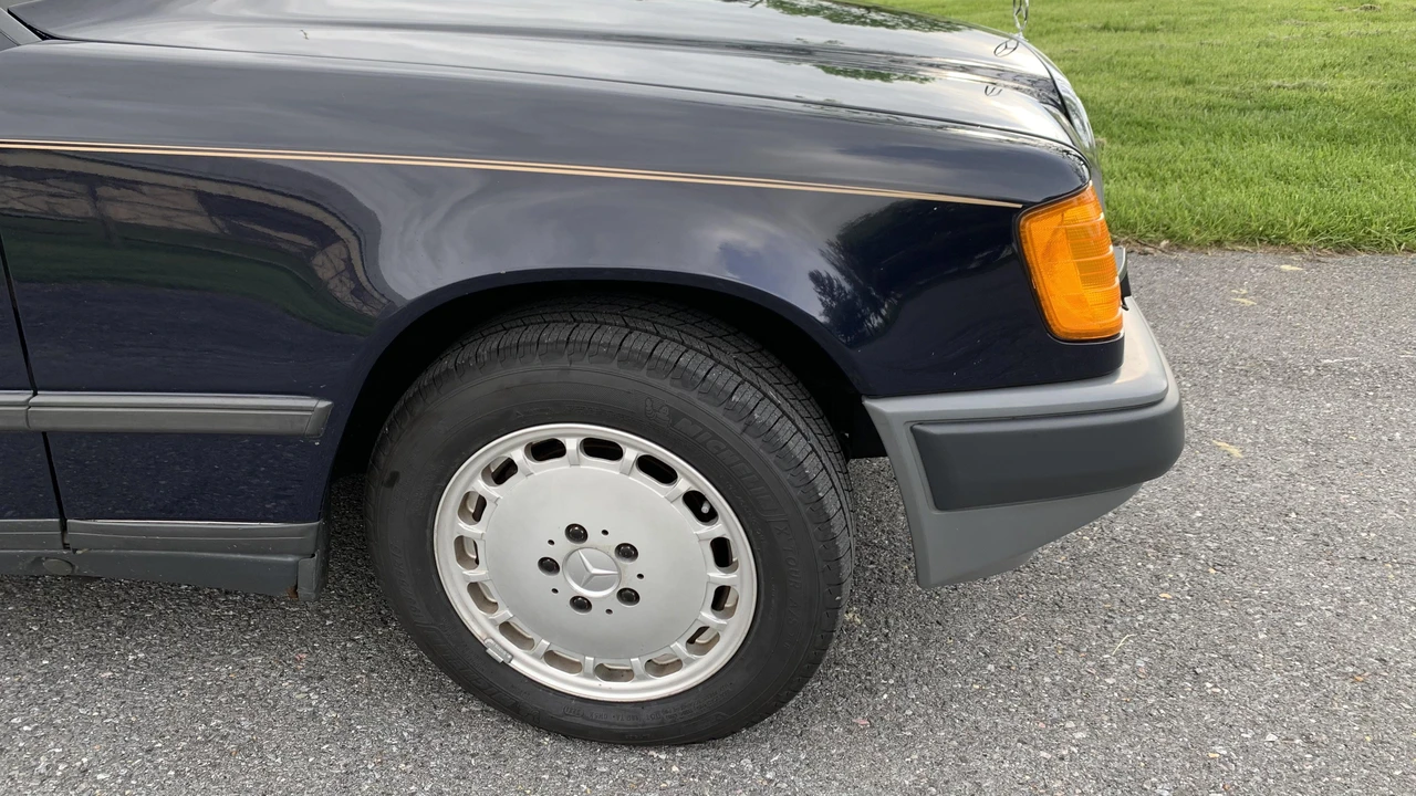 1987 Mercedes-Benz W124 E-Class - Image 18 of 31