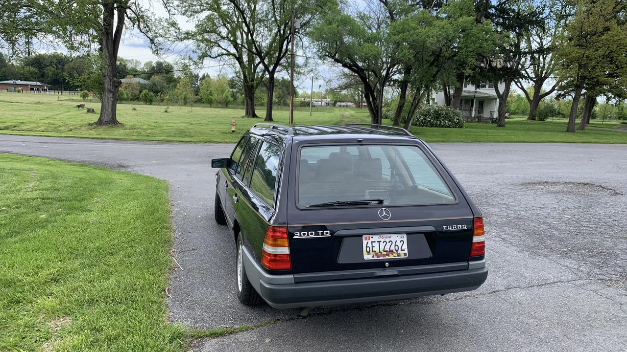 1987 Mercedes-Benz W124 E-Class - Image 9 of 31