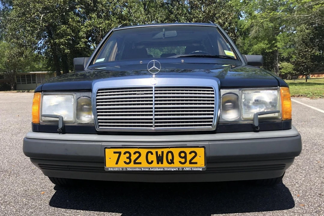 1987 Mercedes-Benz W124 E-Class - Image 2 of 4