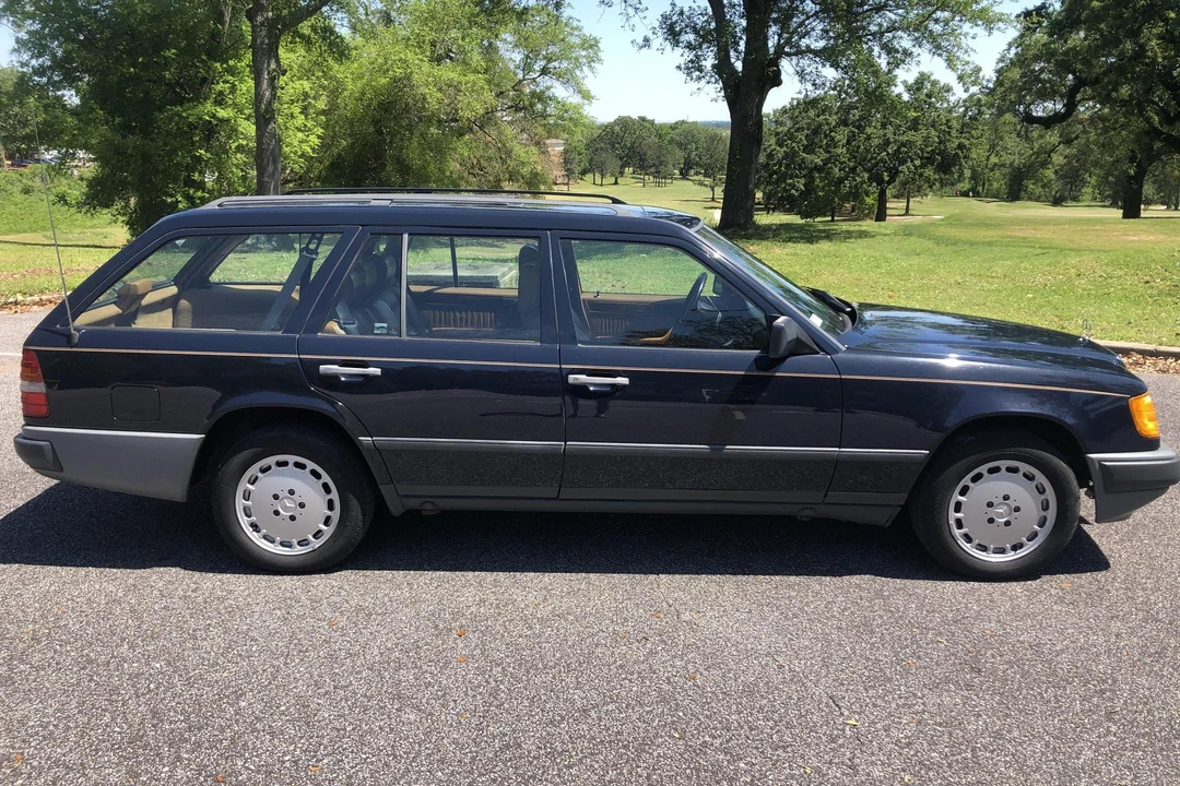1987 Mercedes-Benz W124 E-Class - Image 3 of 4