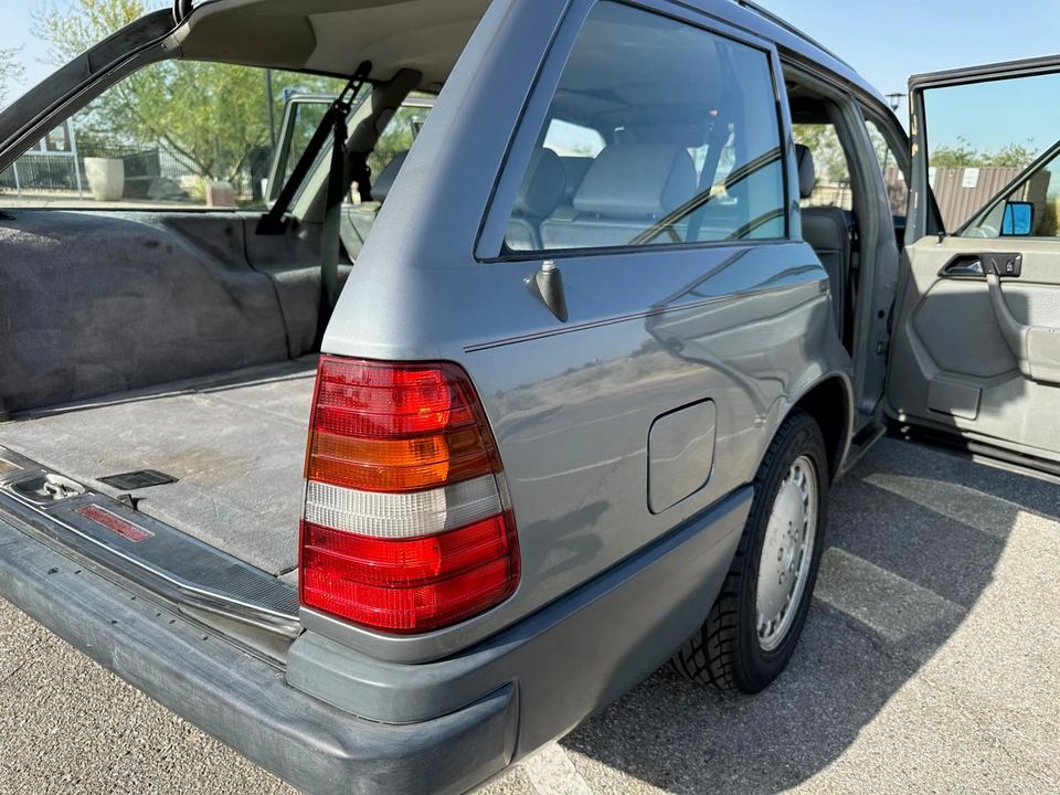 1987 Mercedes-Benz W124 E-Class - Image 19 of 31