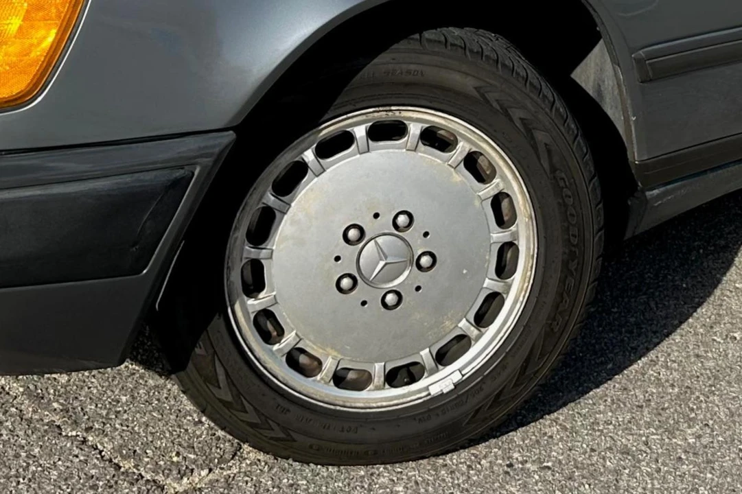 1987 Mercedes-Benz W124 E-Class - Image 29 of 31