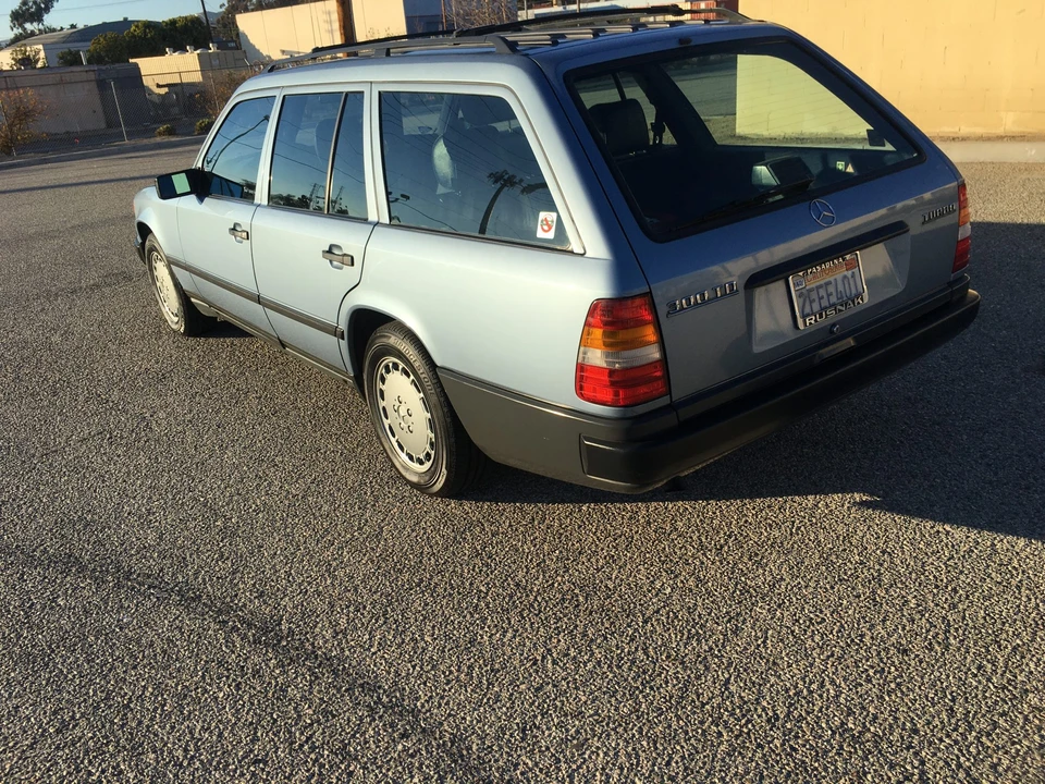 1987 Mercedes-Benz W124 E-Class - Image 15 of 31