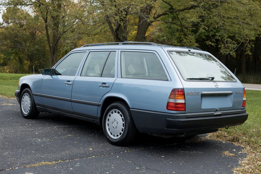 1987 Mercedes-Benz W124 E-Class - Image 10 of 31