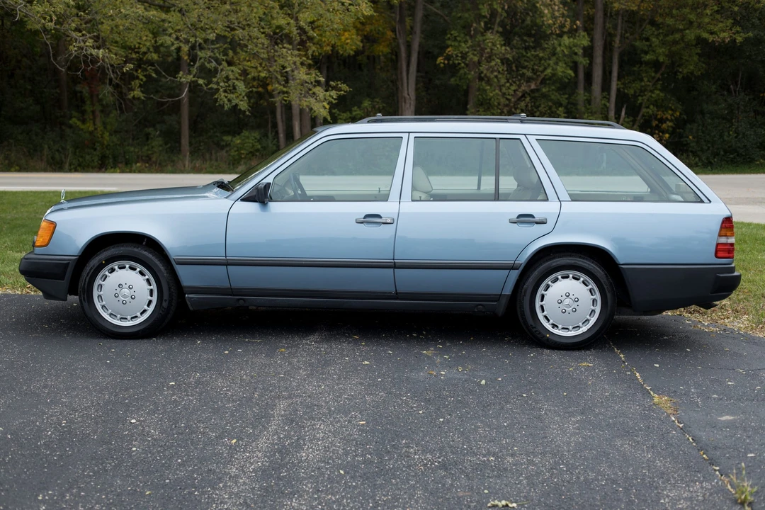 1987 Mercedes-Benz W124 E-Class - Image 12 of 31