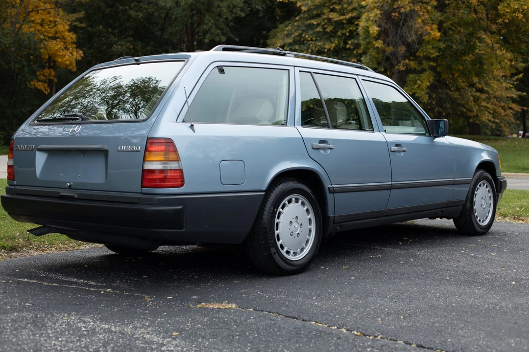 1987 Mercedes-Benz W124 E-Class - Image 7 of 31