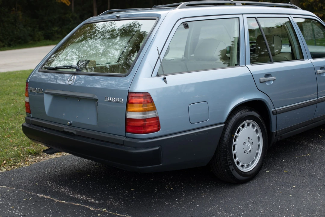 1987 Mercedes-Benz W124 E-Class - Image 29 of 31