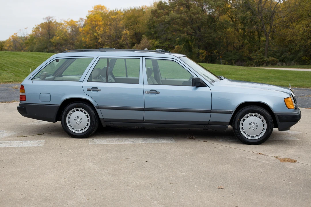 1987 Mercedes-Benz W124 E-Class - Image 4 of 31