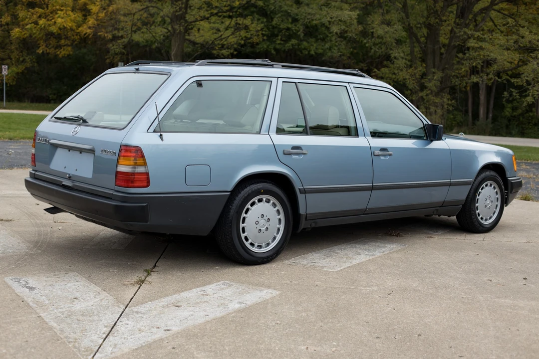 1987 Mercedes-Benz W124 E-Class - Image 6 of 31