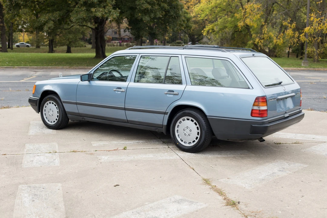 1987 Mercedes-Benz W124 E-Class - Image 11 of 31