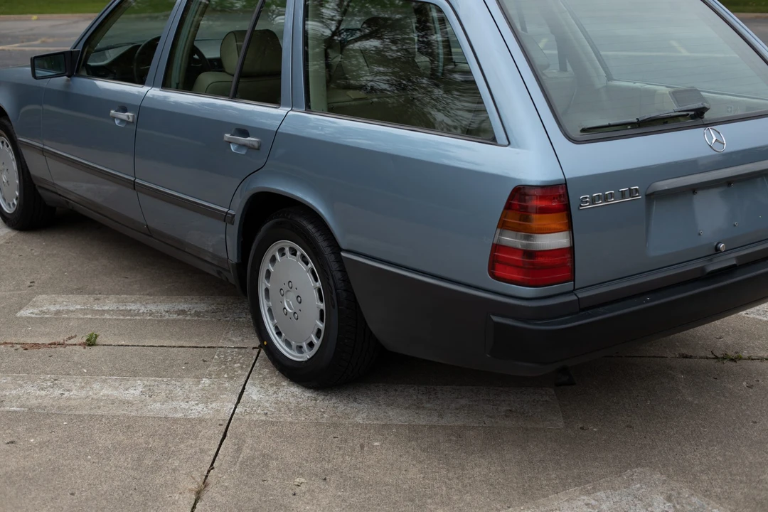 1987 Mercedes-Benz W124 E-Class - Image 28 of 31