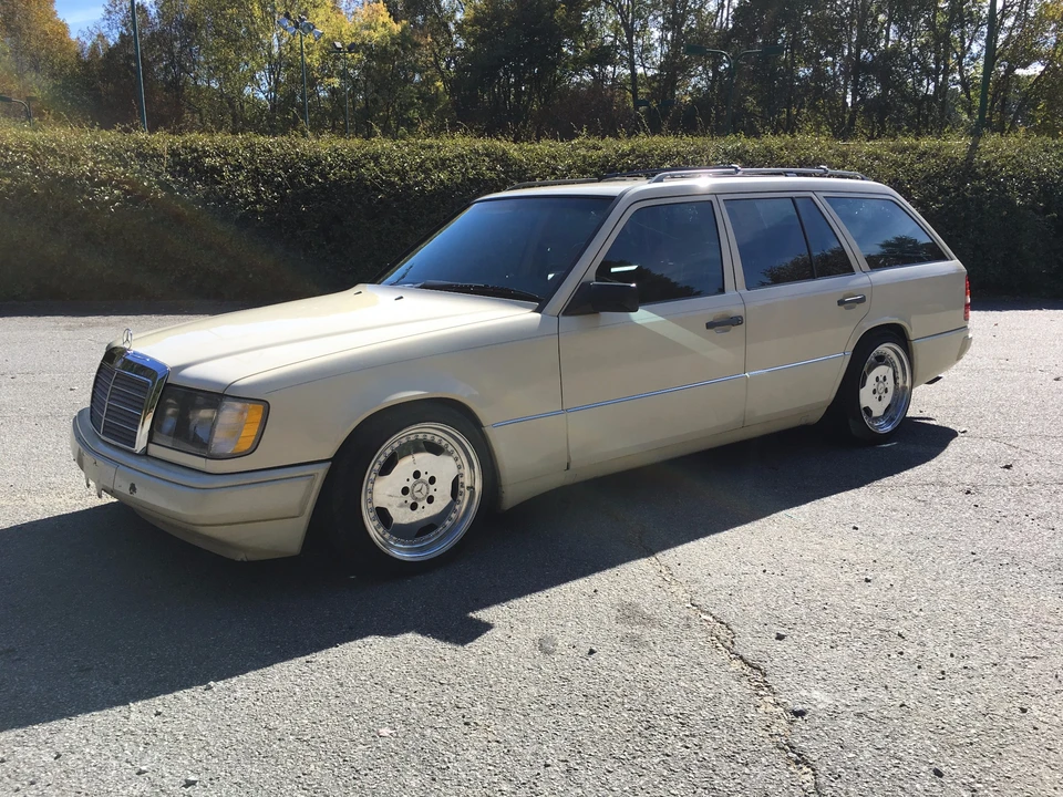 1987 Mercedes-Benz W124 E-Class - Image 2 of 31