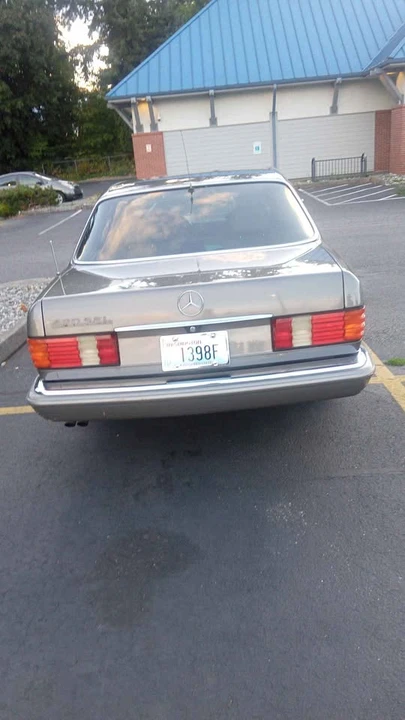 1987 Mercedes-Benz W126 S-Class Sedan - Image 2 of 12