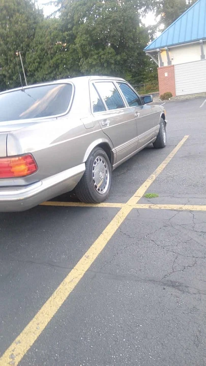 1987 Mercedes-Benz W126 S-Class Sedan - Image 11 of 12