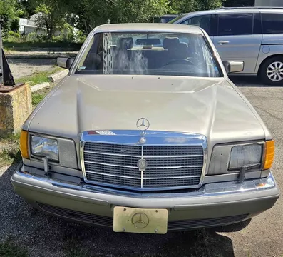 1987 Mercedes-Benz 400 SEL Sedan 4D