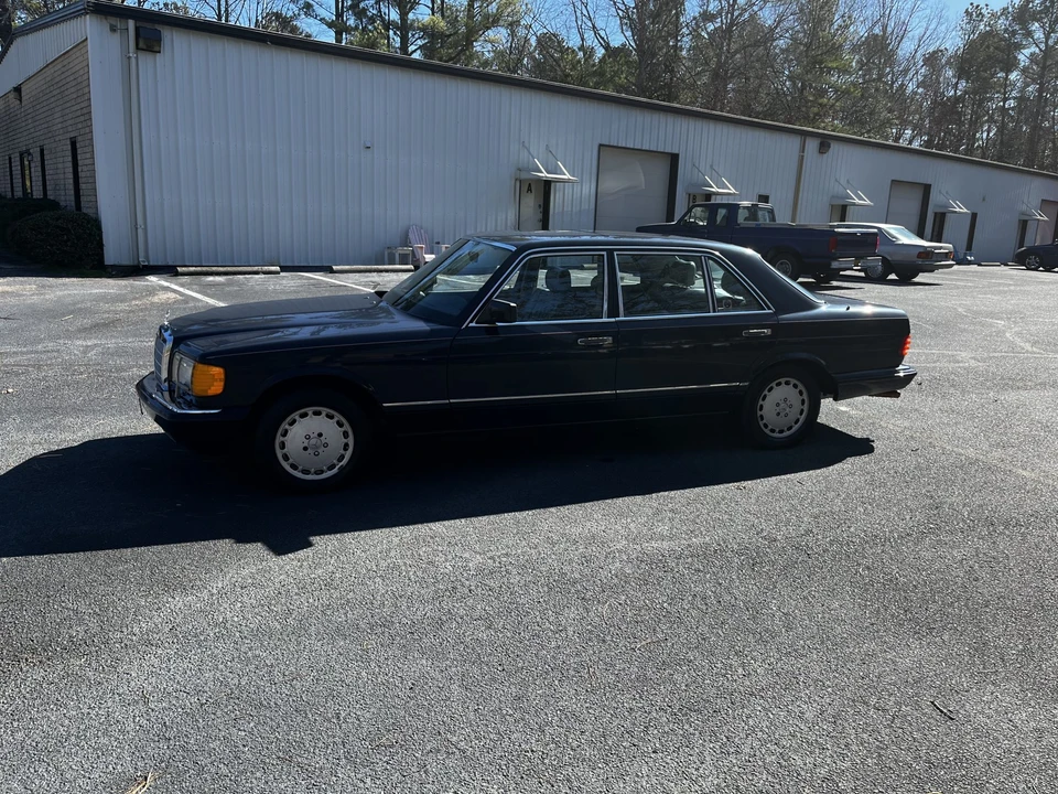 1987 Mercedes-Benz W126 S-Class Sedan - Image 2 of 31