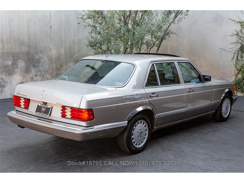 1987 Mercedes-Benz W126 S-Class Sedan - Image 4 of 31