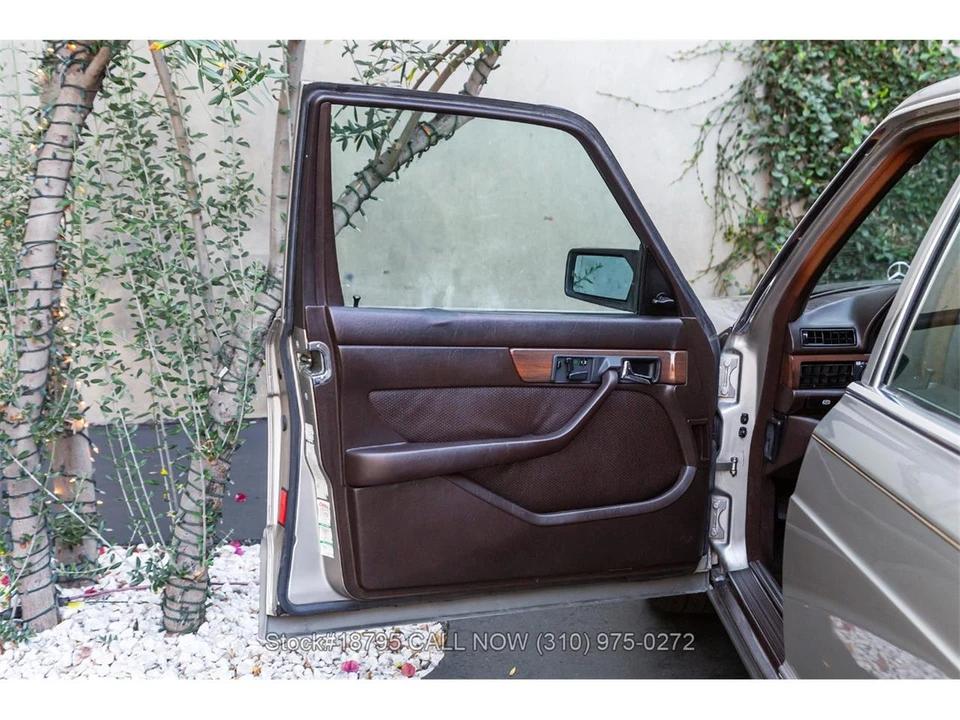 1987 Mercedes-Benz W126 S-Class Sedan - Image 14 of 31