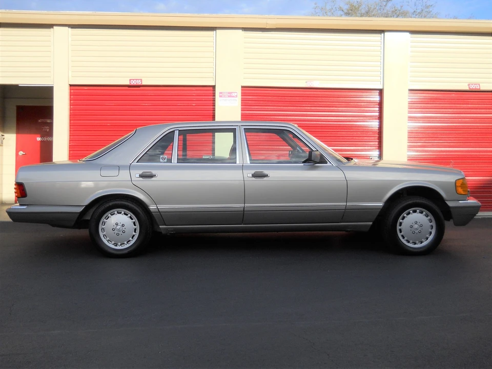1987 Mercedes-Benz W126 S-Class Sedan - Image 4 of 31
