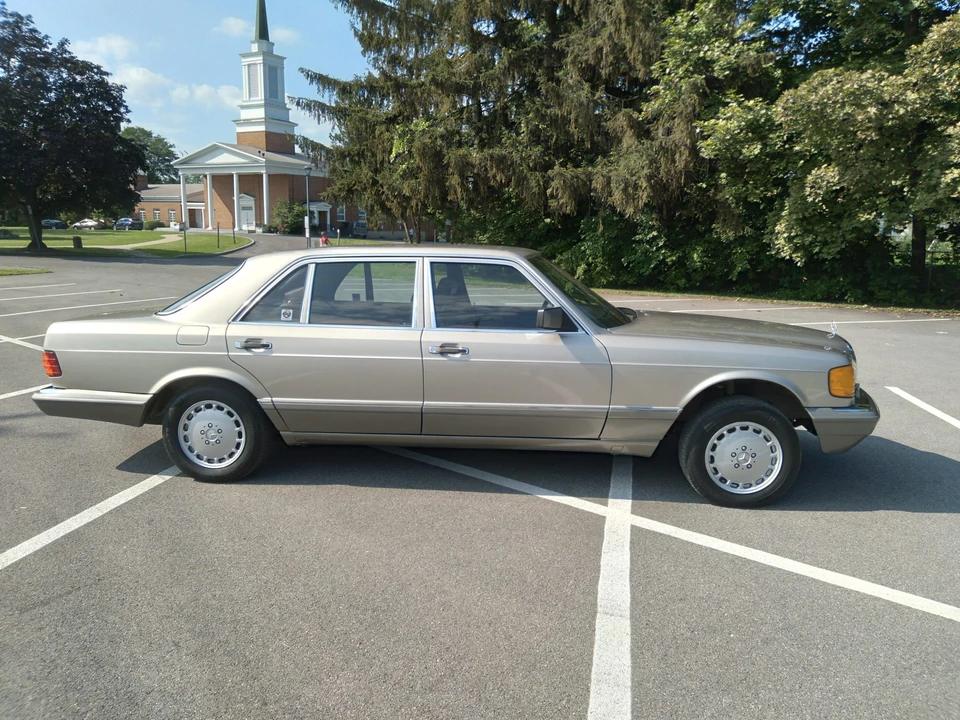 1987 Mercedes-Benz W126 S-Class Sedan - Image 3 of 31